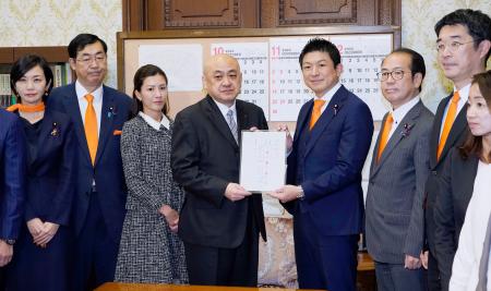 参政党、日本国旗損壊罪法案提出 単独で初、自維合意と連携