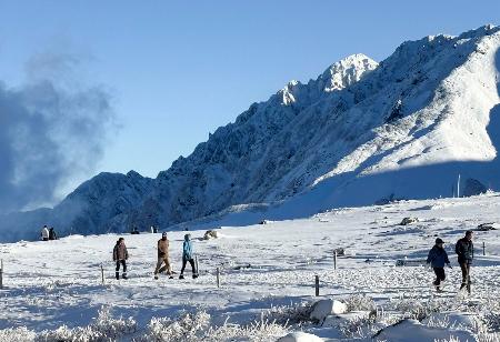立山と白山で初冠雪 平年より遅く | 高知新聞
