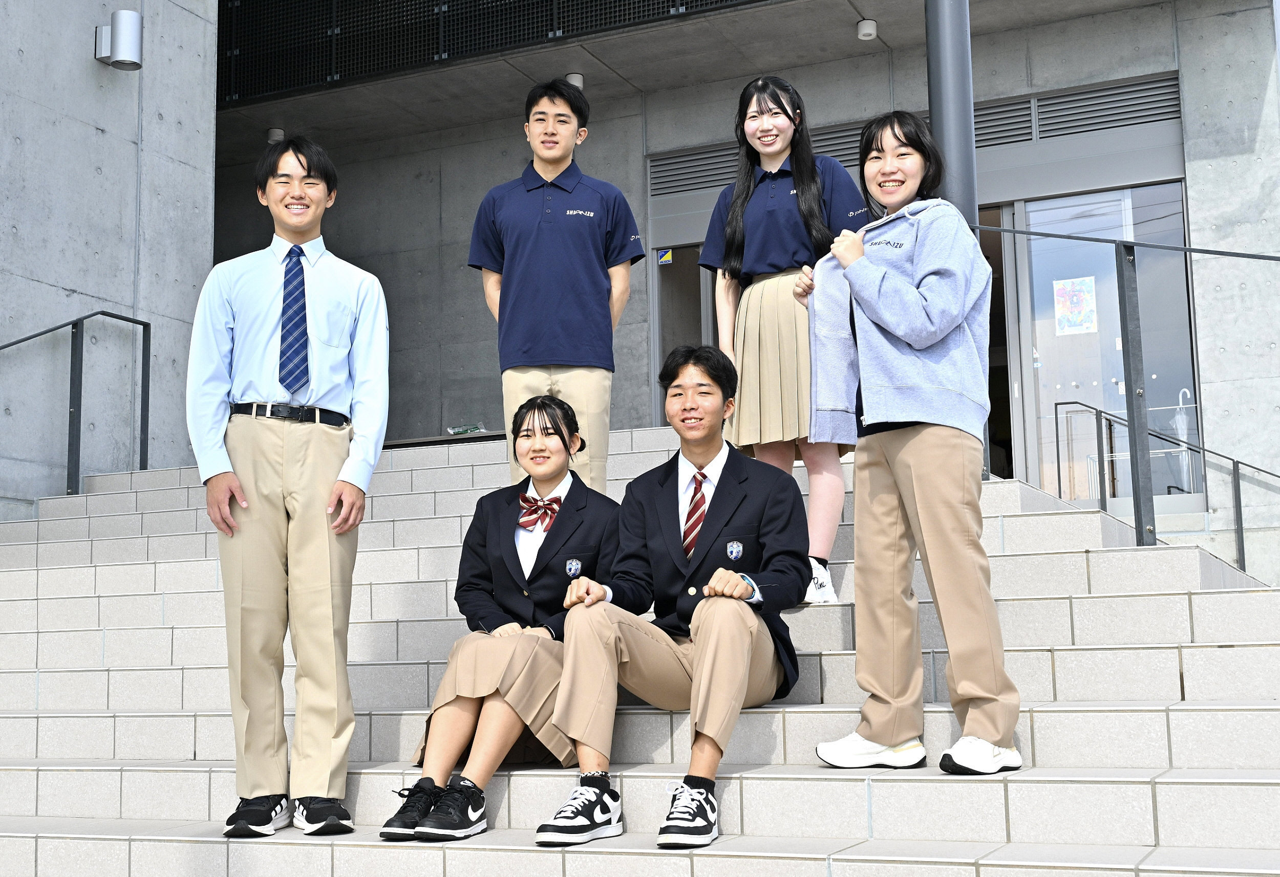 正直私も着たかった」 清水中と清水高が共通の新制服 パーカーは四国の