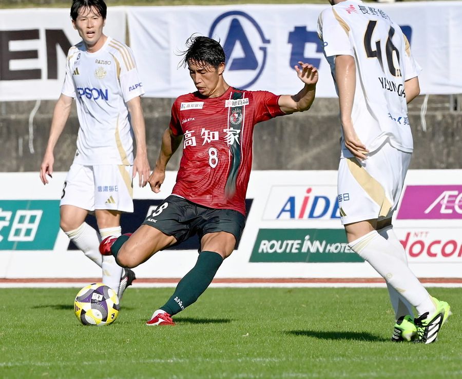 ＦＫやパス、この日の攻撃の多くが高野のタクトから生まれた。彼がボールを持てば期待が高まる。ショートコーナーからの東家へのパスはセンスがあふれすぎていた