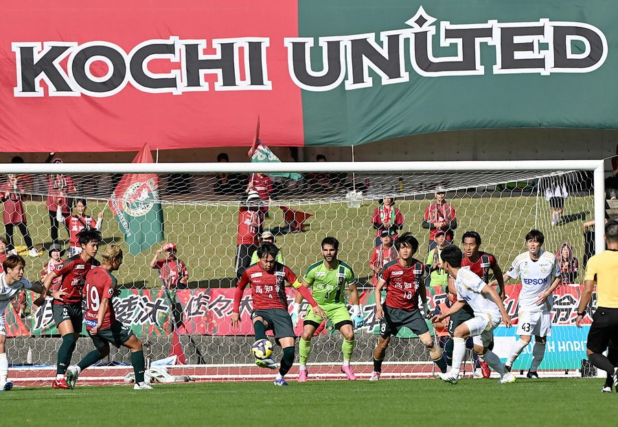 あと３試合。チーム全員の力で残留をつかみ取りたい。もちろん、自力で勝ち点を獲得しての残留が望みだ（写真はいずれも春野陸上競技場＝新田祐也撮影）