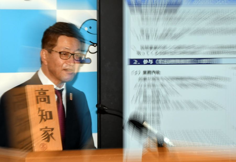 大石宗氏を参与に起用する方針を説明する浜田知事（県庁）