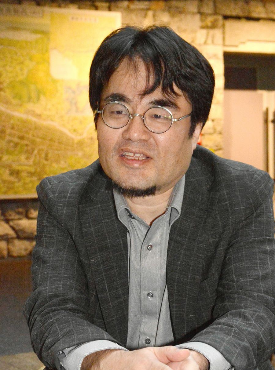 「県庁職員と一緒に県全体の文化政策を考えたい」と話す福島幸宏氏（高知市桟橋通４丁目の市立自由民権記念館）