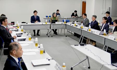 外国人政策、有識者が議論 政府設置会議の初会合 | 高知新聞