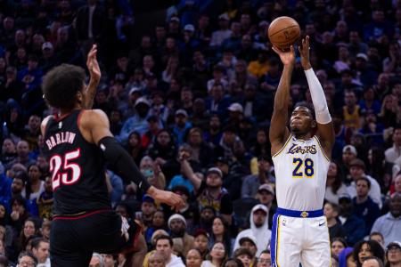 レーカーズ八村塁は17得点 NBA、セブンティシクサーズ戦 | 高知新聞