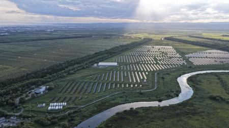 政府、メガソーラー支援廃止へ 27年度、再エネ戦略転換 | 高知新聞