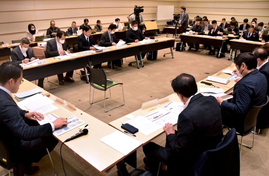 新県民体育館整備の基本計画を話し合う有識者らの検討会（高知市追手筋２丁目のオーテピア）