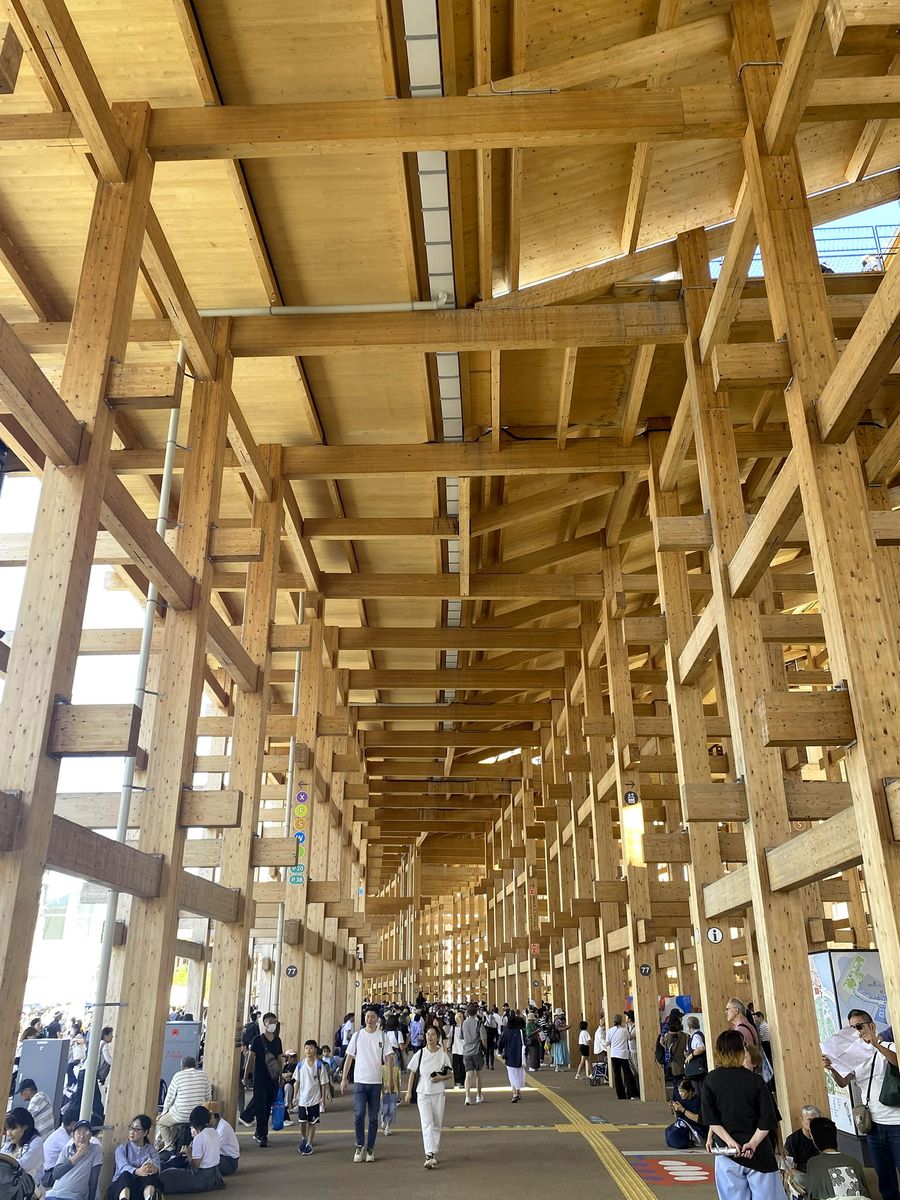 「大屋根リング」の屋根や柱の部材が本県に譲渡される（１０月、大阪市此花区の夢洲）