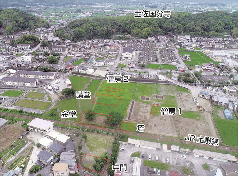 国史跡に新指定するよう答申された南国市の「野中廃寺跡」（同市元町１丁目、２０２１年６月撮影＝市教委提供）