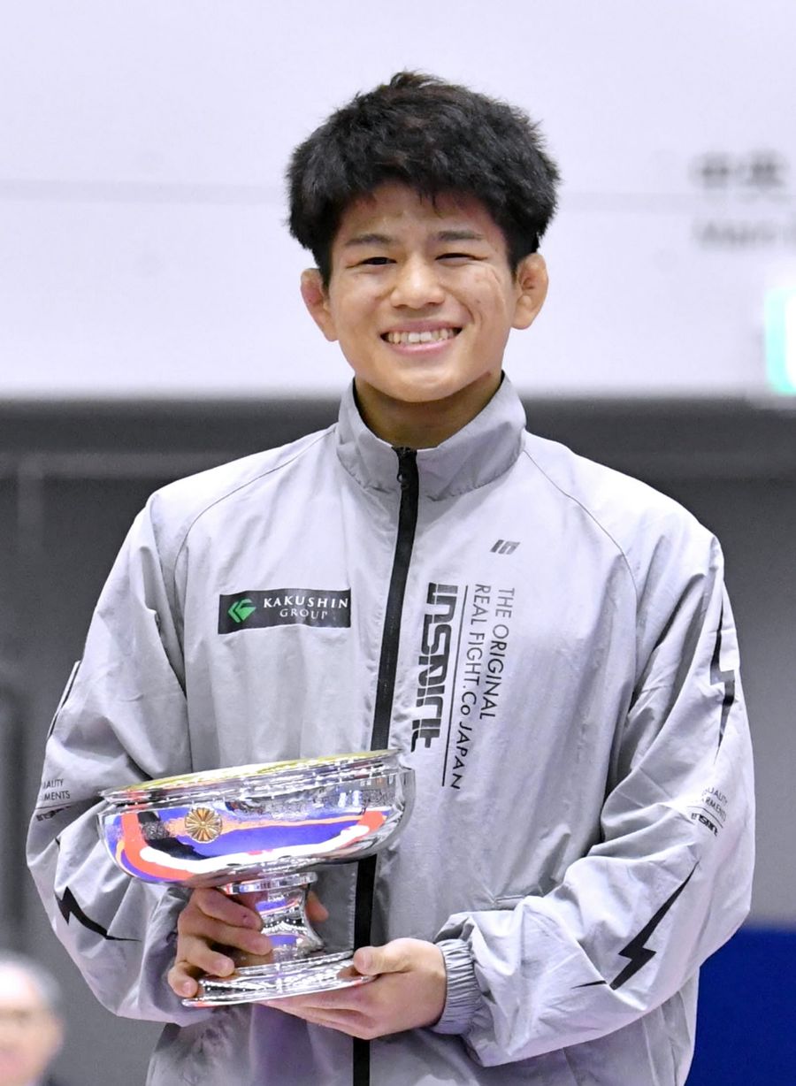 男子フリースタイル６５キロ級を制し、最優秀選手にも選ばれた清岡幸大郎（駒沢体育館）