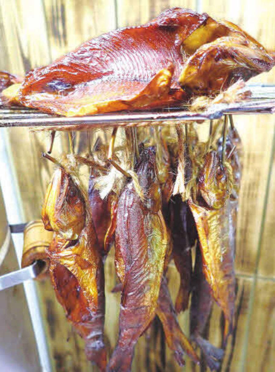 手間暇かけて作ったアメゴの燻製