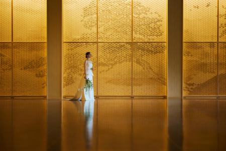 東京ウオッチ】組子細工に水墨画が溶け込む幻想的空間―庭園と式場守る