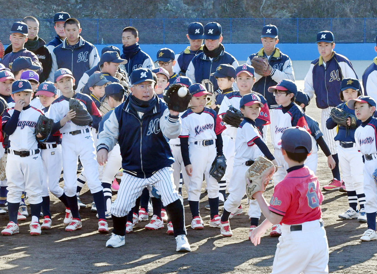 動画】馬淵監督、小学生に「ベリーグッド！」明徳義塾野球の「神髄
