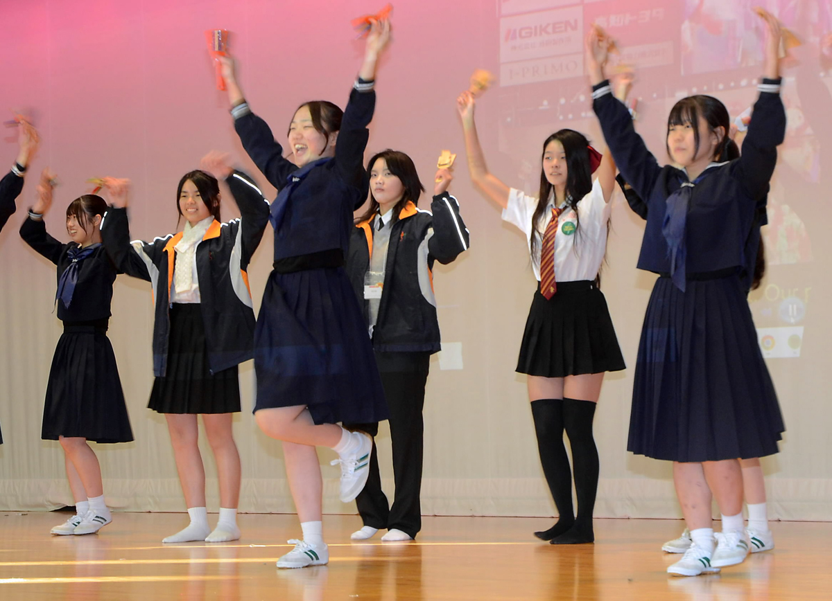 土佐女子が台湾と姉妹協定 生徒28人来高しよさこい鳴子踊りなど体験