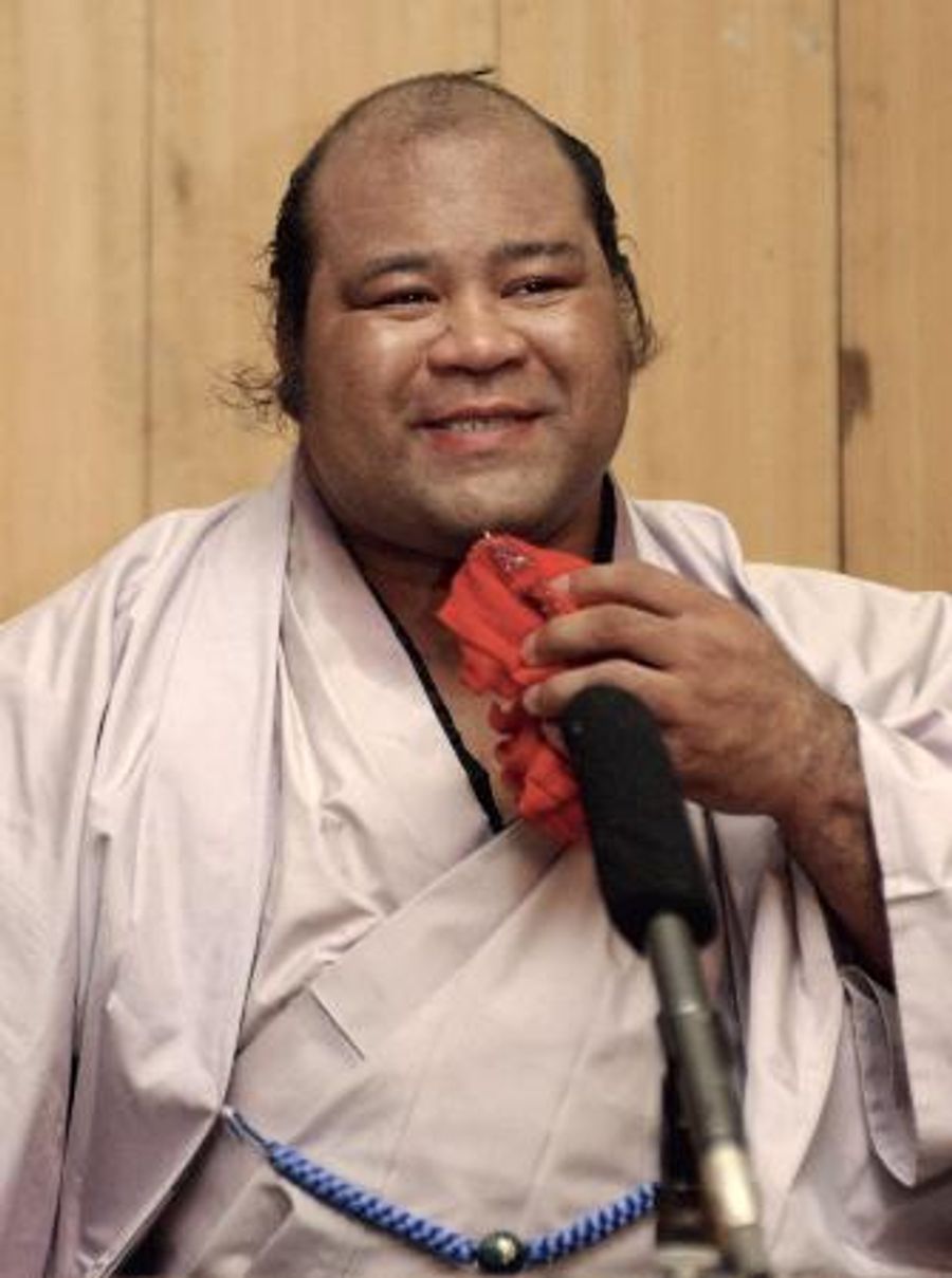 元幕内戦闘竜が死去 米国出身、肺の疾患で | 高知新聞