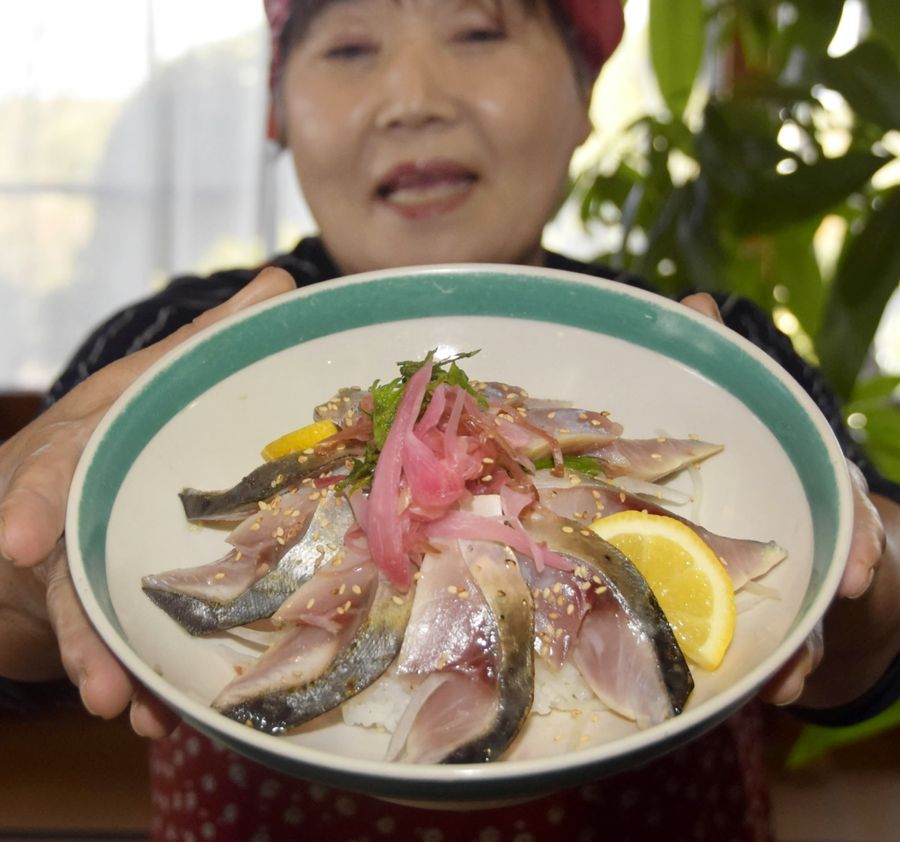 「サンフィッシュまんぼう」では締めサバとあぶりサバの丼が楽しめる（室戸市室戸岬町）