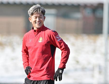 カズ」、最年長出場記録を更新 J3福島、58歳11カ月12日 | 高知新聞