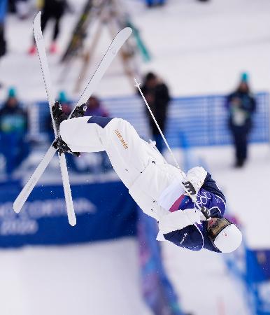 モーグル堀島首位、冨高5位通過 フリースタイル・10日 | 高知新聞