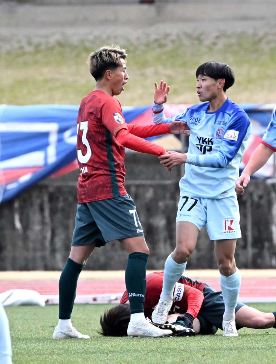 仲間守る兄貴の抗議 カターレ富山戦（第1節・2／8）MF田中稔也