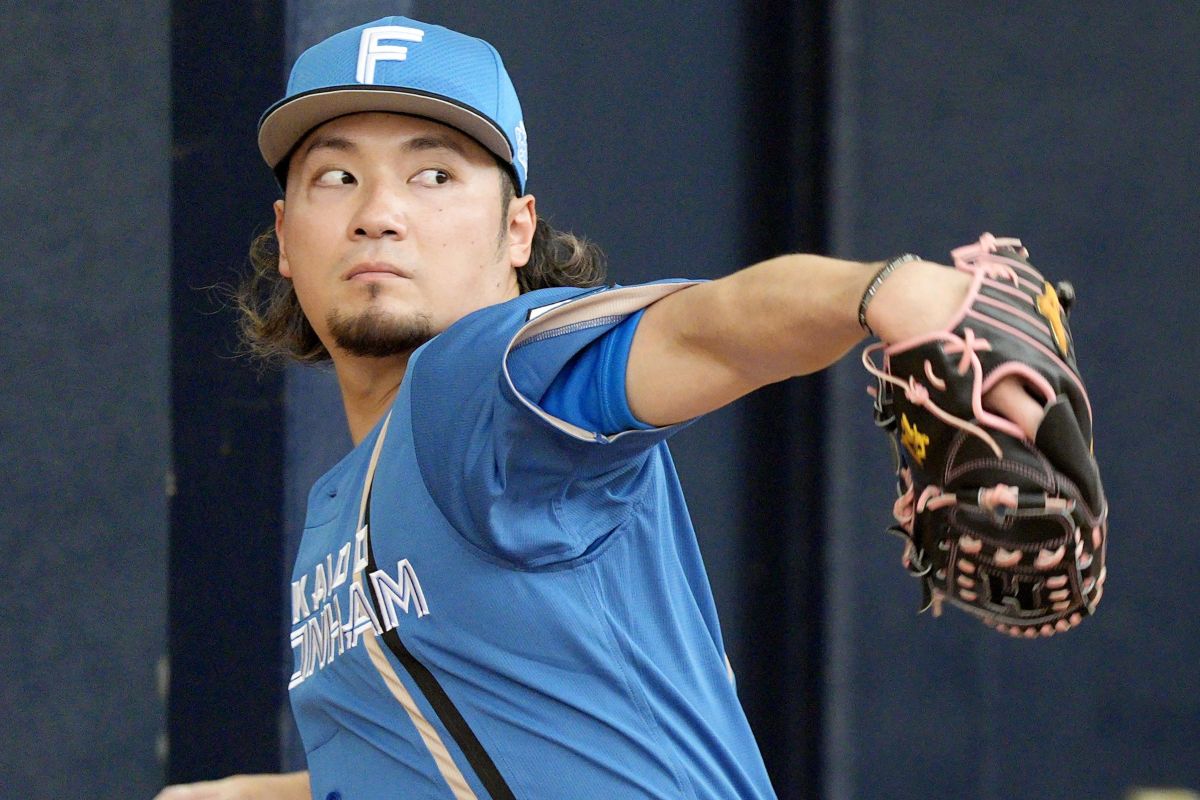 日本ハム　プレイヤーズコレクタブル　伊藤投手　ユニフォーム 日本ハムプレイヤーズコレクタブル伊藤投手ユニフォーム