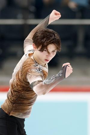 17歳中田2連覇、西野が3位 フィギュア世界ジュニア | 高知新聞