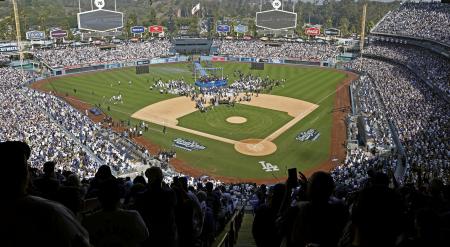 大谷本拠地に「ユニクロ」 ドジャース契約合意と報道 | 高知新聞