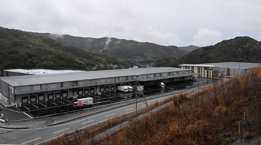 完成したリヴォートグループの総合物流センター（高知市布師田）