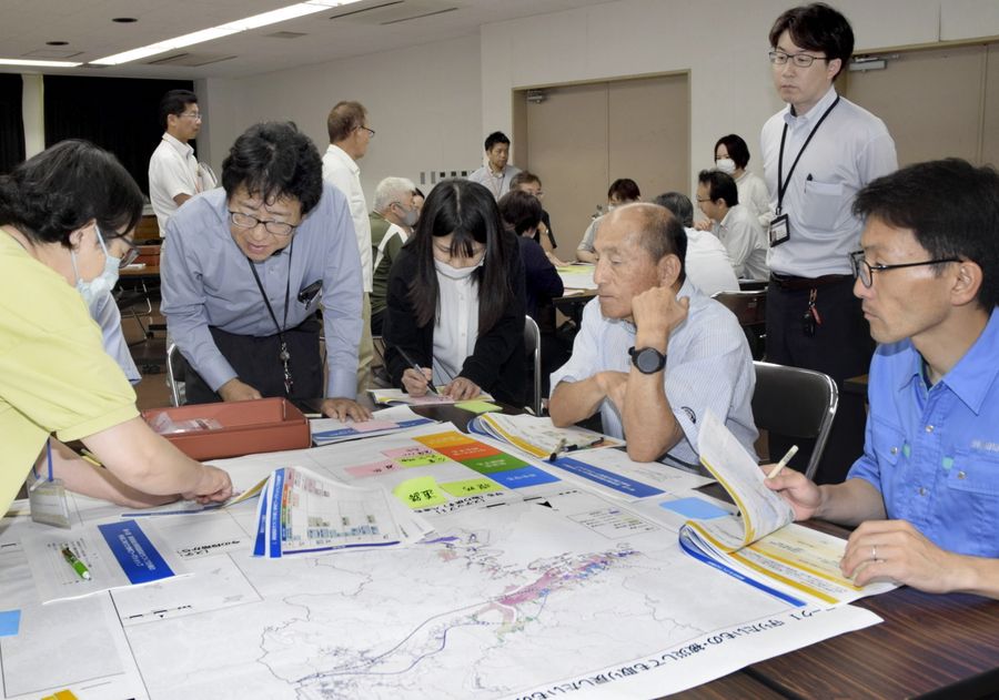 宿毛市の事前復興まちづくり計画策定に向けて行われた住民ワークショップ（宿毛市高砂の市総合社会福祉センター、２０２５年６月）　