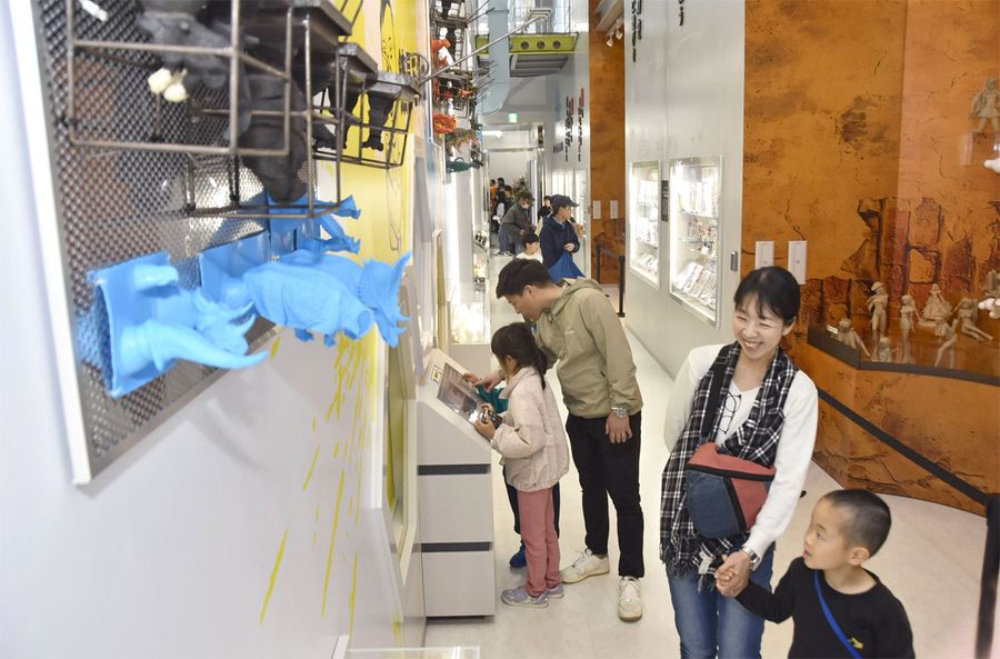 展示企画が一新された海洋堂ＳＦ（南国市大そね甲）