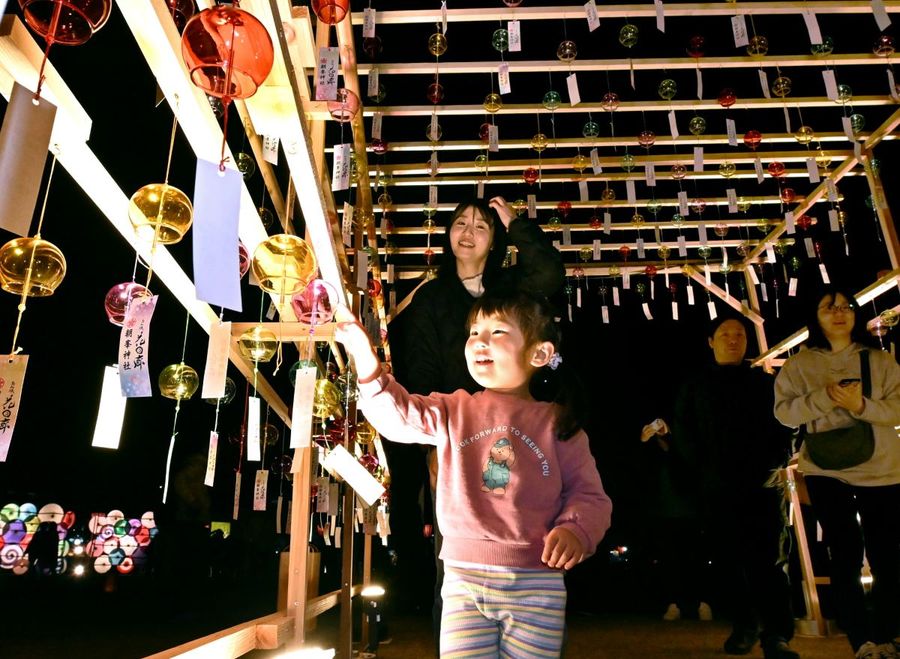 風鈴のトンネルがお目見え