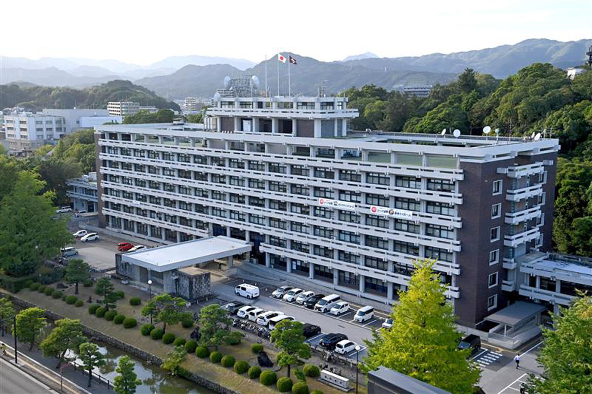 高知県人口が63万人台に 1年で9975人減少 自然減、社会減とも幅