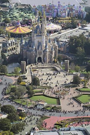 ディズニー運営会社、売上高最高 26年3月期、客単価増加 | 高知新聞