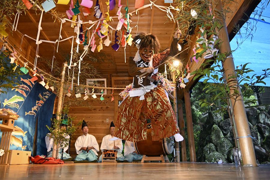 「金山彦の舞」