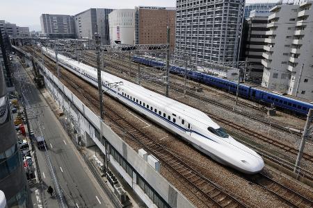 山陽新幹線一時見合わせ、兵庫 架線にビニール | 高知新聞